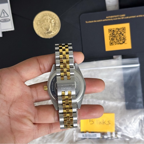 Versace Watch - Picture 4 of 11